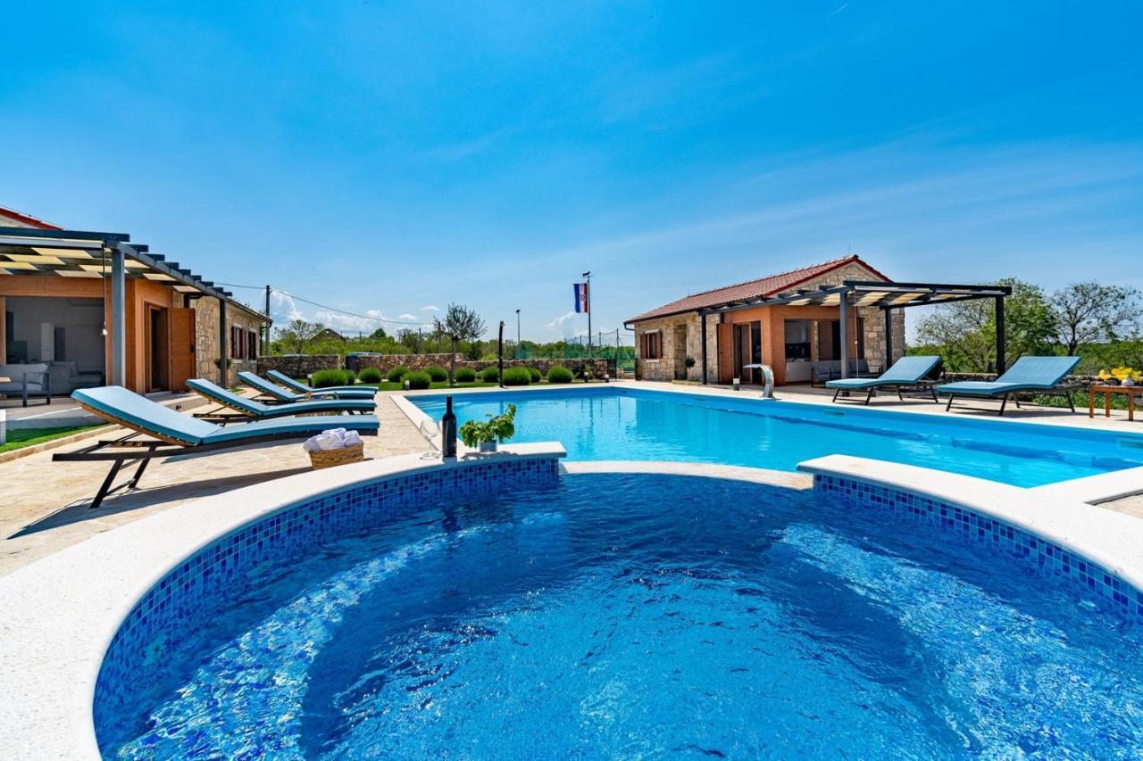 New! Promina Luxury Villa With 72Sqm Heated Pool, Jacuzzi, Infrared Sauna, Tennis Court, Media Room Bogatic Luaran gambar