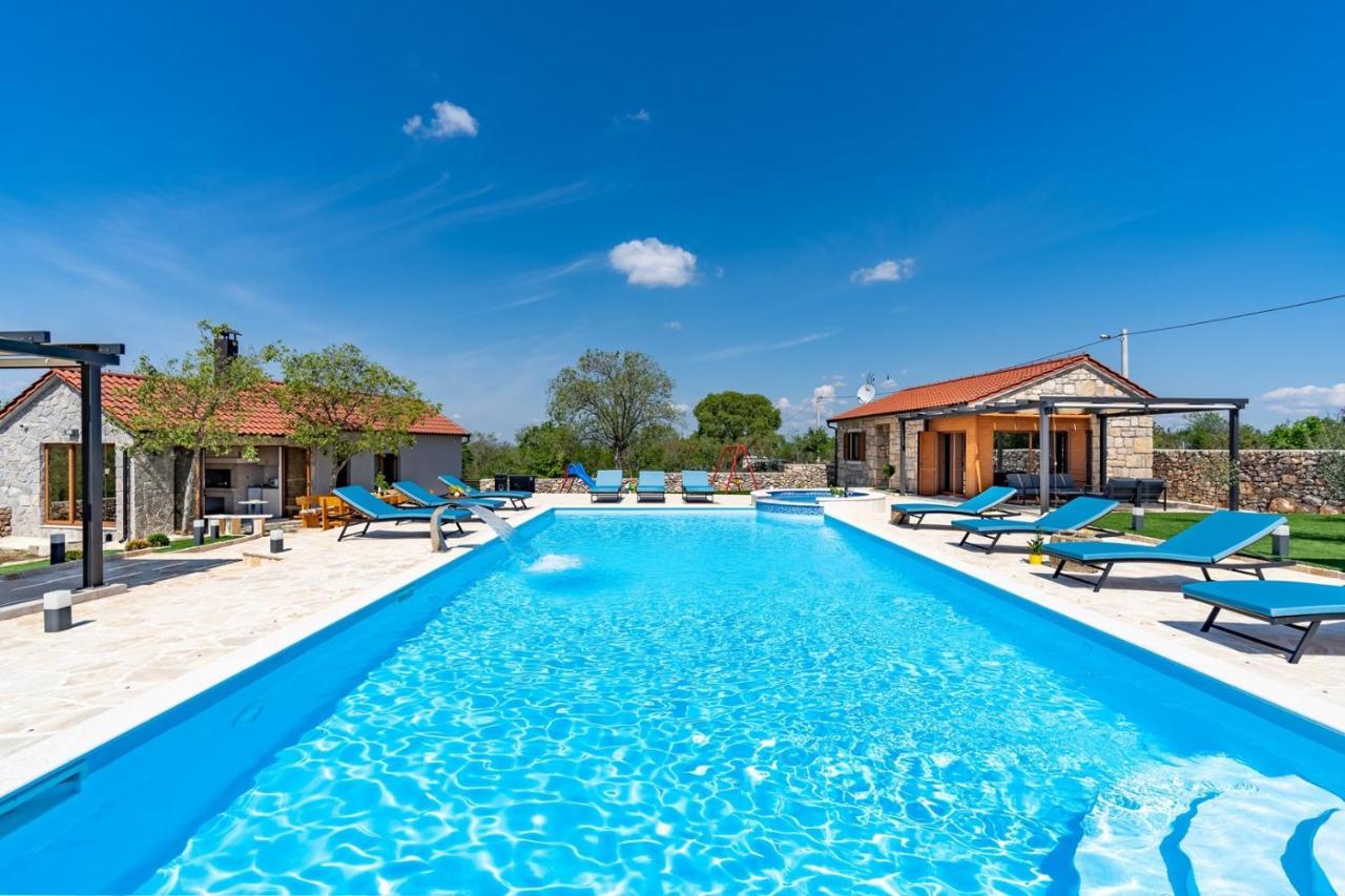 New! Promina Luxury Villa With 72Sqm Heated Pool, Jacuzzi, Infrared Sauna, Tennis Court, Media Room Bogatic Luaran gambar
