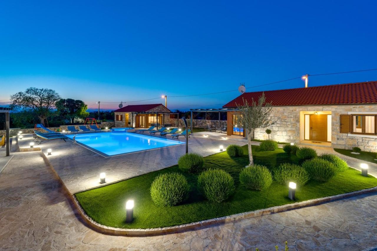New! Promina Luxury Villa With 72Sqm Heated Pool, Jacuzzi, Infrared Sauna, Tennis Court, Media Room Bogatic Luaran gambar