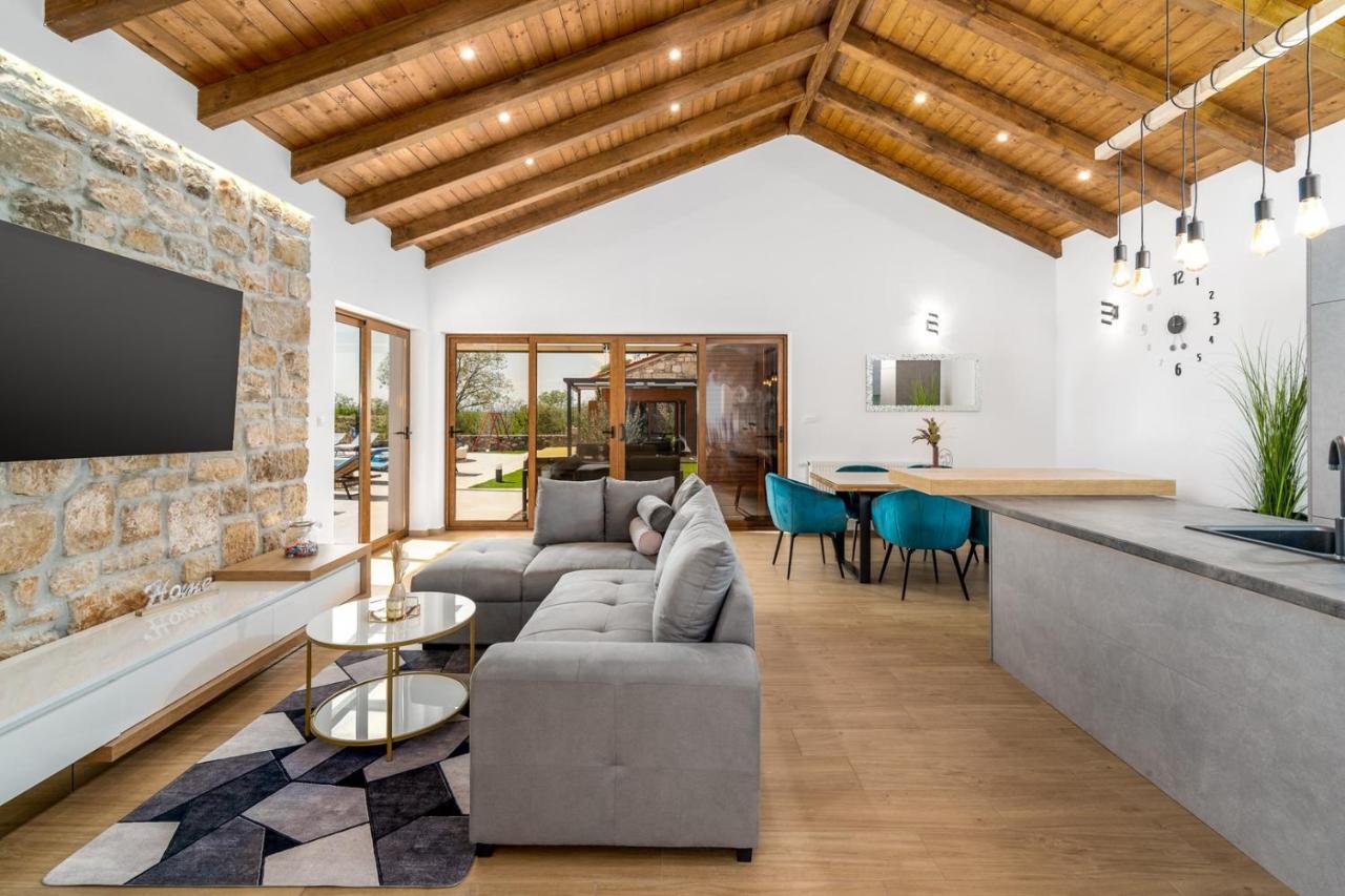 New! Promina Luxury Villa With 72Sqm Heated Pool, Jacuzzi, Infrared Sauna, Tennis Court, Media Room Bogatic Luaran gambar