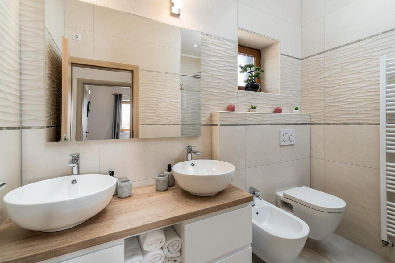 New! Promina Luxury Villa With 72Sqm Heated Pool, Jacuzzi, Infrared Sauna, Tennis Court, Media Room Bogatic Luaran gambar