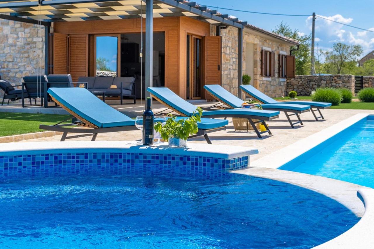 New! Promina Luxury Villa With 72Sqm Heated Pool, Jacuzzi, Infrared Sauna, Tennis Court, Media Room Bogatic Luaran gambar