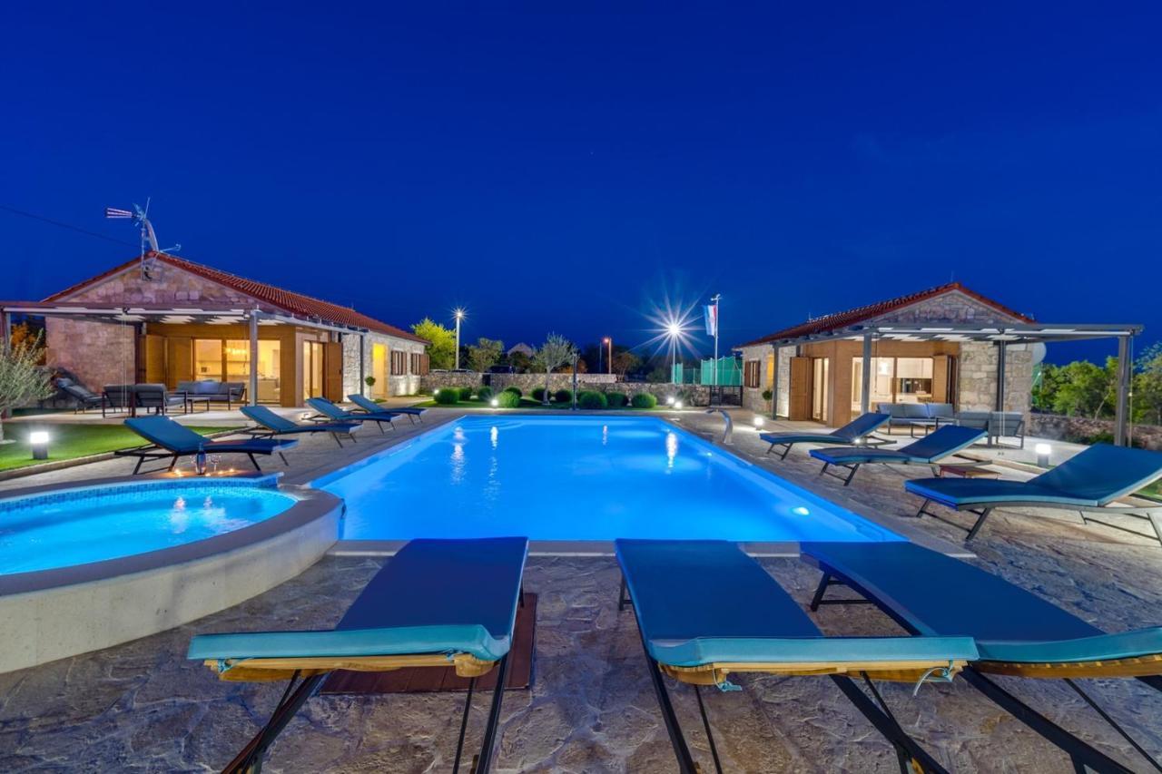 New! Promina Luxury Villa With 72Sqm Heated Pool, Jacuzzi, Infrared Sauna, Tennis Court, Media Room Bogatic Luaran gambar