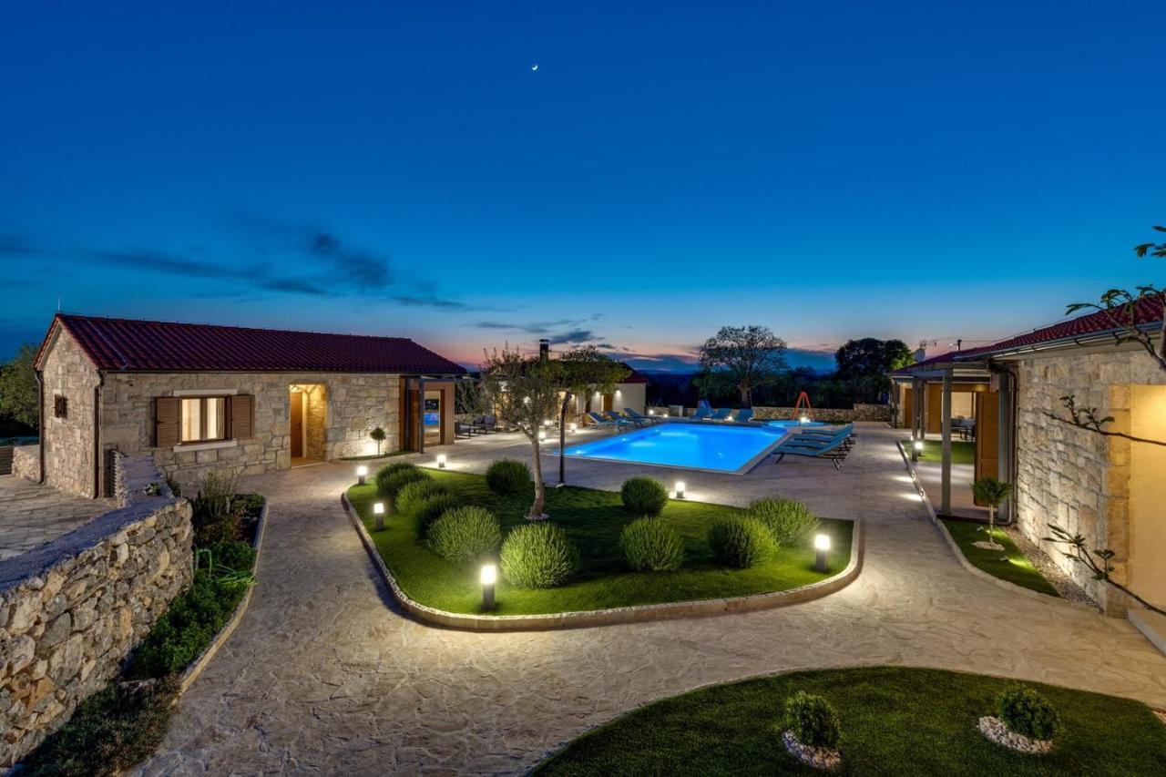 New! Promina Luxury Villa With 72Sqm Heated Pool, Jacuzzi, Infrared Sauna, Tennis Court, Media Room Bogatic Luaran gambar