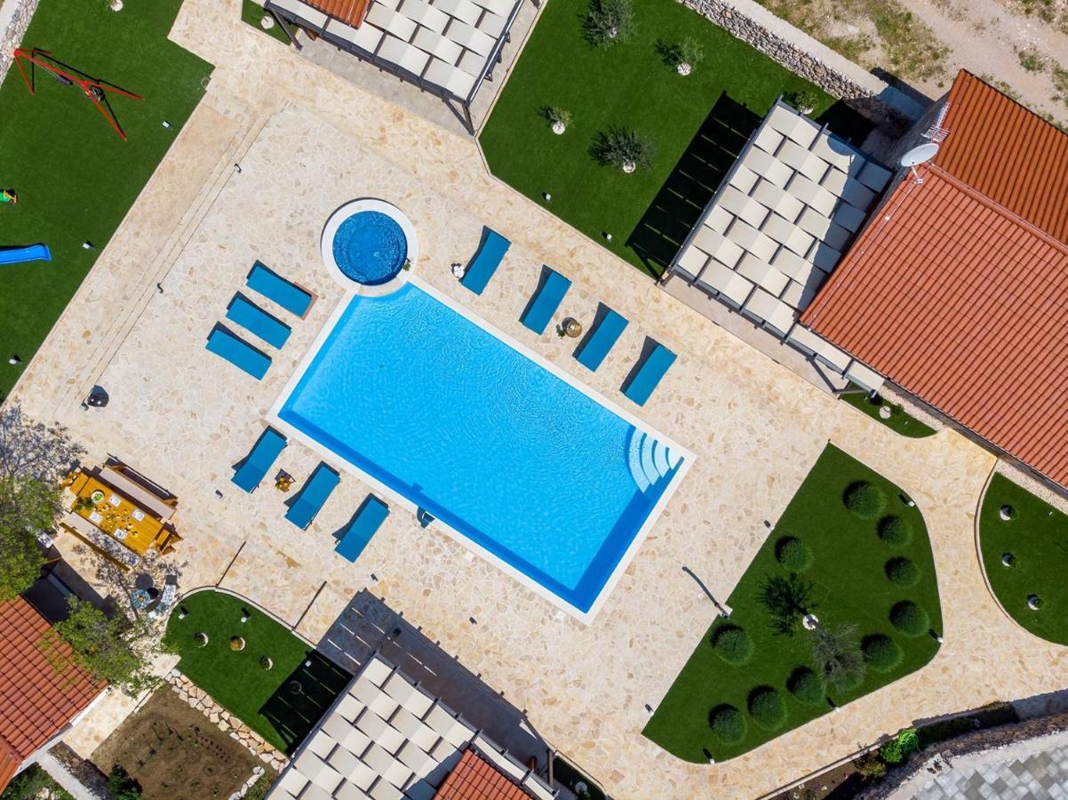 New! Promina Luxury Villa With 72Sqm Heated Pool, Jacuzzi, Infrared Sauna, Tennis Court, Media Room Bogatic Luaran gambar