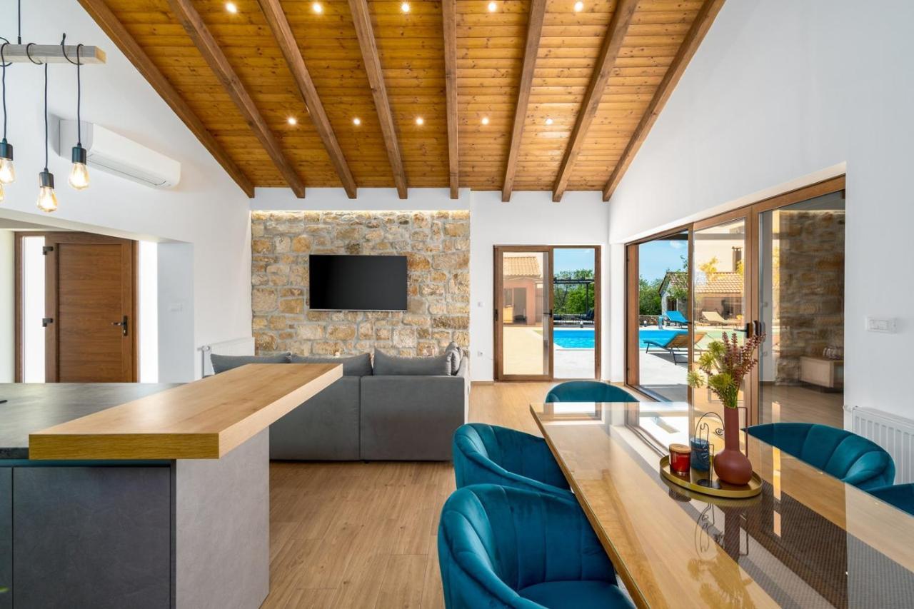 New! Promina Luxury Villa With 72Sqm Heated Pool, Jacuzzi, Infrared Sauna, Tennis Court, Media Room Bogatic Luaran gambar