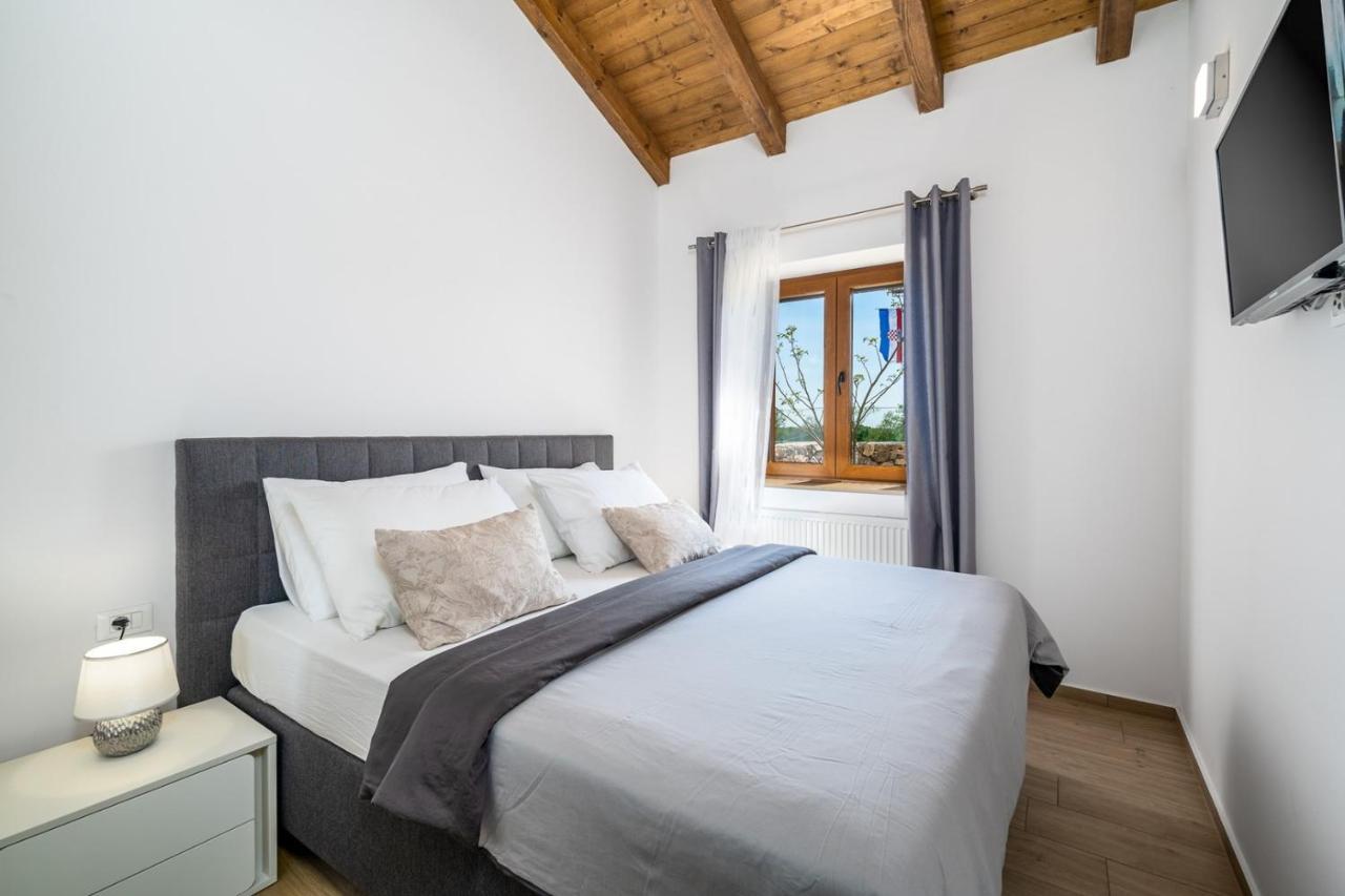 New! Promina Luxury Villa With 72Sqm Heated Pool, Jacuzzi, Infrared Sauna, Tennis Court, Media Room Bogatic Luaran gambar