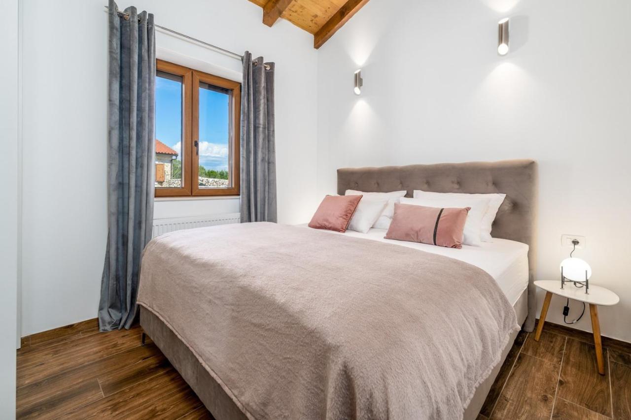 New! Promina Luxury Villa With 72Sqm Heated Pool, Jacuzzi, Infrared Sauna, Tennis Court, Media Room Bogatic Luaran gambar
